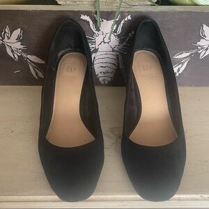 GAP Women's Classic Black Suede Pumps with Block Heel